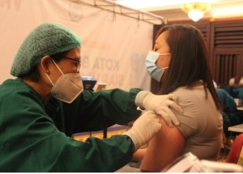 Staf dan Karyawan THE 1O1 Bogor Suryakancana Mendapatkan Vaksinasi Covid-19