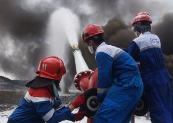 Pemadaman Kebakaran Kilang Minyak Pertamina Balongan