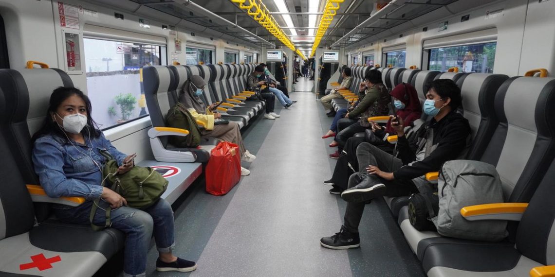 Hari Ini Railink Uji Coba KAI Bandara Premium