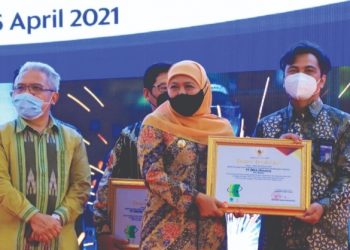 PT INKA Raih Penghargaan Zero Accident Dari Gubernur Jatim