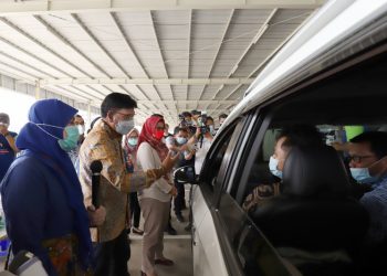 Menkominfo Kunjungi Sentra Vaksinasi Indonesia Bangkit