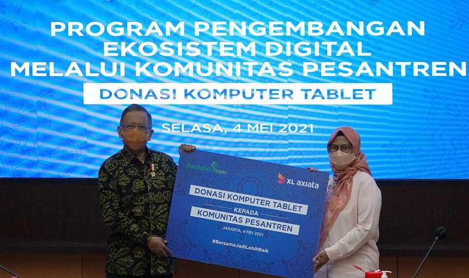 XL Axiata Donasikan 100 Laptop ke Pesantren di Jawa, Sumatera, NTB, Hingga Gorontalo