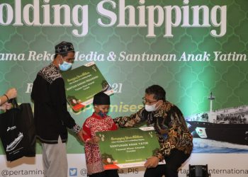 PIS Berikan Santunan Kepada Anak Yatim