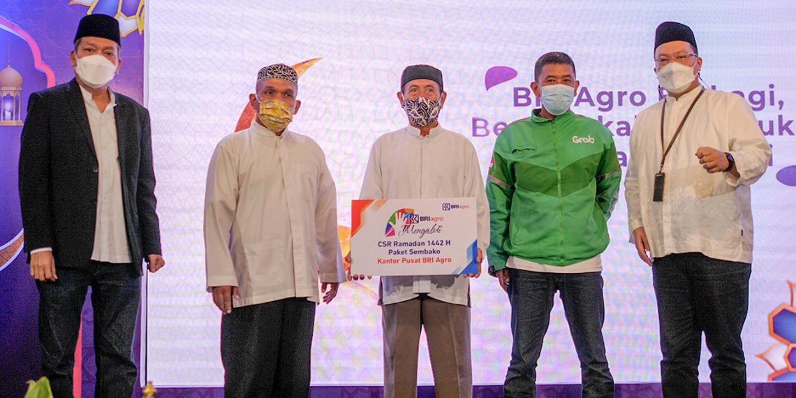 Peduli kepada Pekerja Lepas “Gig Economy”, BRI Agro Beri CSR Paket Sembako