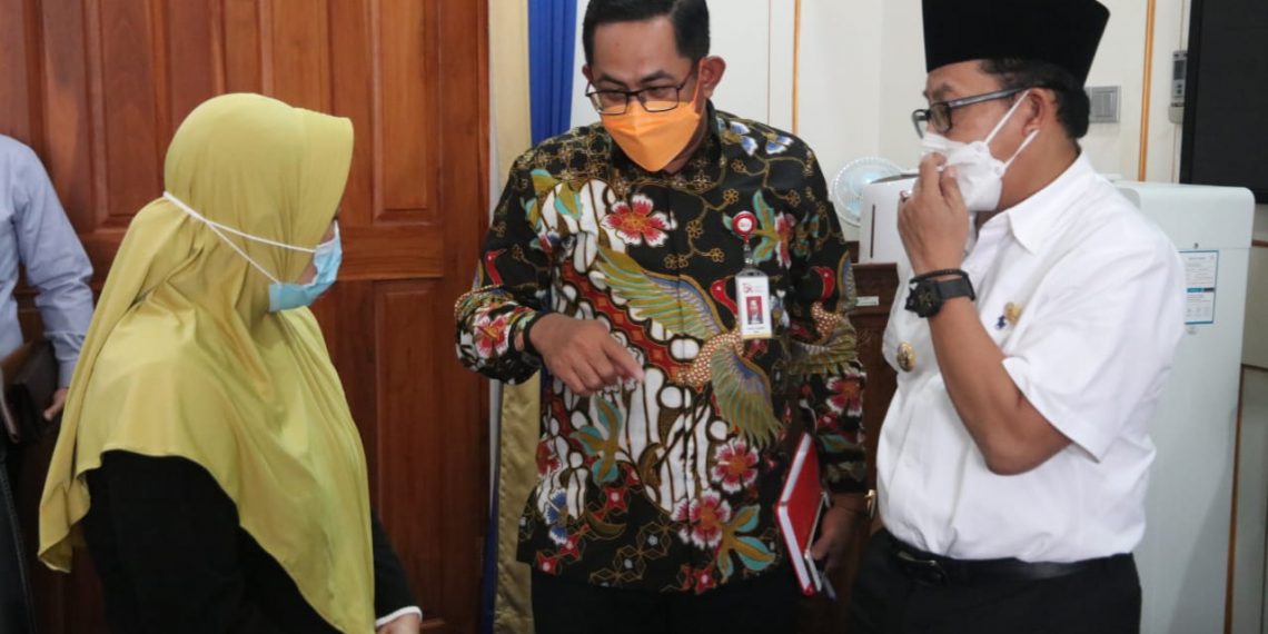 OJK Bantu Selesaikan Kasus Fintech Lending Guru TK di Malang