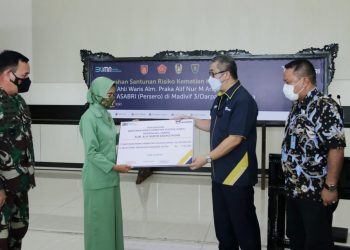 Keluarga Prajurit Alif Nur yang Gugur di Papua Terima Santunan dari Asabri