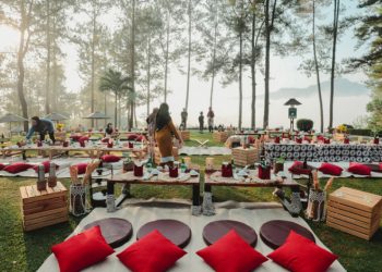 Ketika Menparekraf Nikmati Yoga dan Sarapan di Bukit Dagi Borobudur