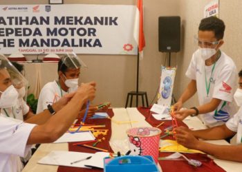 ITDC-AHASS dan Dinas Koperasi UKM Provinsi NTB Mulai Pelatihan Mekanik Sepeda Motor