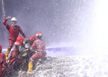 Pertamina Tuntaskan Proses Pemadaman Kebakaran Area Tangki Kilang Cilacap