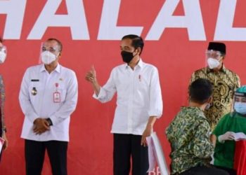 Presiden Jokowi Targetkan 1 Juta Vaksinasi/Hari pada Juli 2021