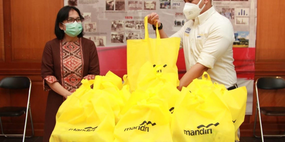 Bantuan 15.000 Paket Nutrisi Bank Mandiri untuk Nakes