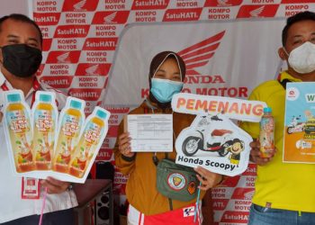 Ibu Rumah Tangga Satu Anak Ini Jadi Pemenang Sepeda Motor Program ICHITAN Whatsapp-an