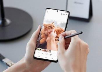 Samsung Galaxy S21 Ultra 5G Sabet Penghargaan Smartphone Terbaik di WMC 2021