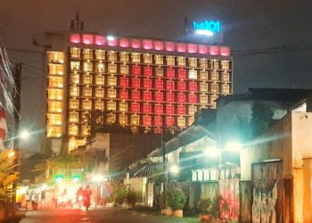 Lampu Merah Putih Berbentuk Hati Hiasi THE 1O1 Bogor Suryakancana