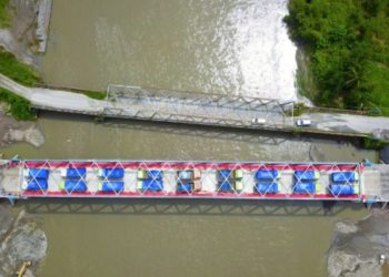 Uji Beban Jembatan Permanen Wai Kaka, 18 Truk dengan Total Berat 322 Ton Dikerahkan