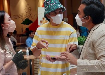 Ketika Aktor Ganteng Vino G. Bastian Ikut “Berburu” Samsung Galaxy Z Flip3