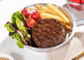 The Real Holysteak! Sensasi Menikmati Steak Tanpa Daging dengan Cara Unik