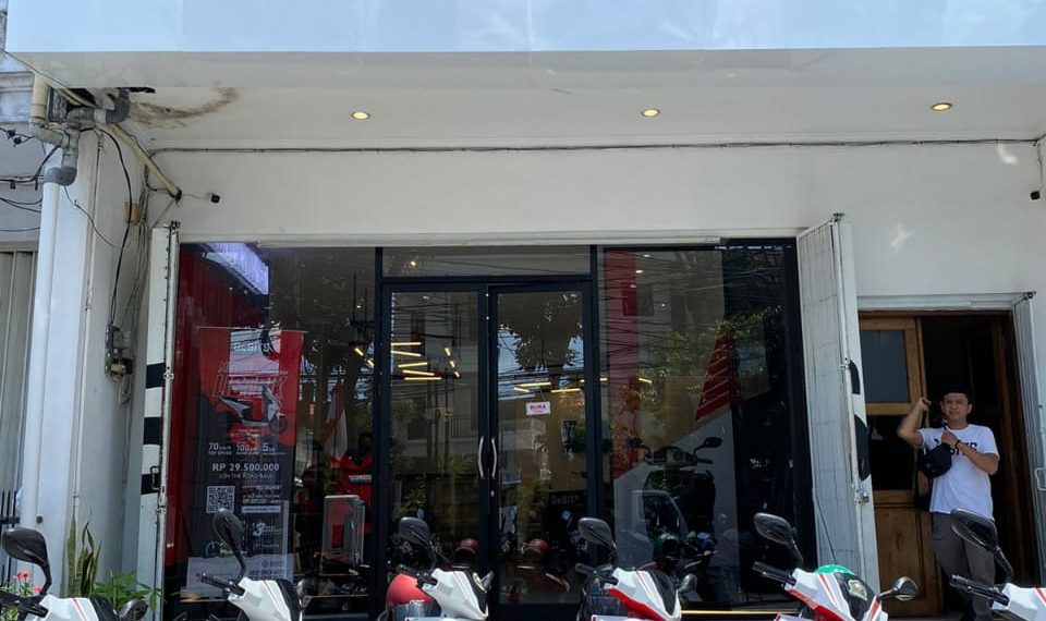 Dukung Misi Penyelamatan Lingkungan, Investree Salurkan Pembiayaan Ramah Lingkungan untuk Distributor Motor Listrik Gesits Bali Pratama