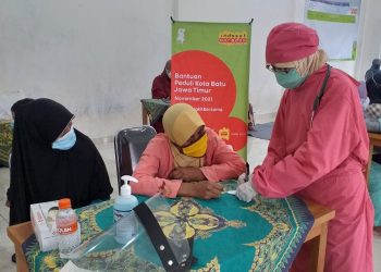 Dukung Pemulihan Pasca Bencana, Mobil Klinik Indosat Ooredoo Salurkan Bantuan Kepada Masyarakat Terdampak Banjir