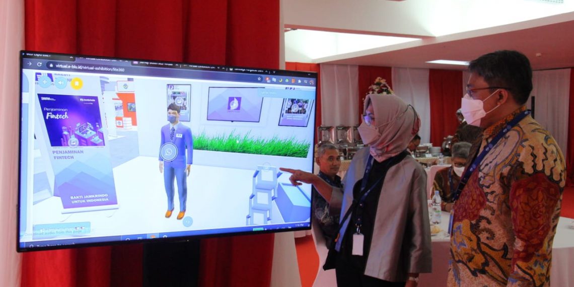 Tinjau UMKM di BLU Expo 2021