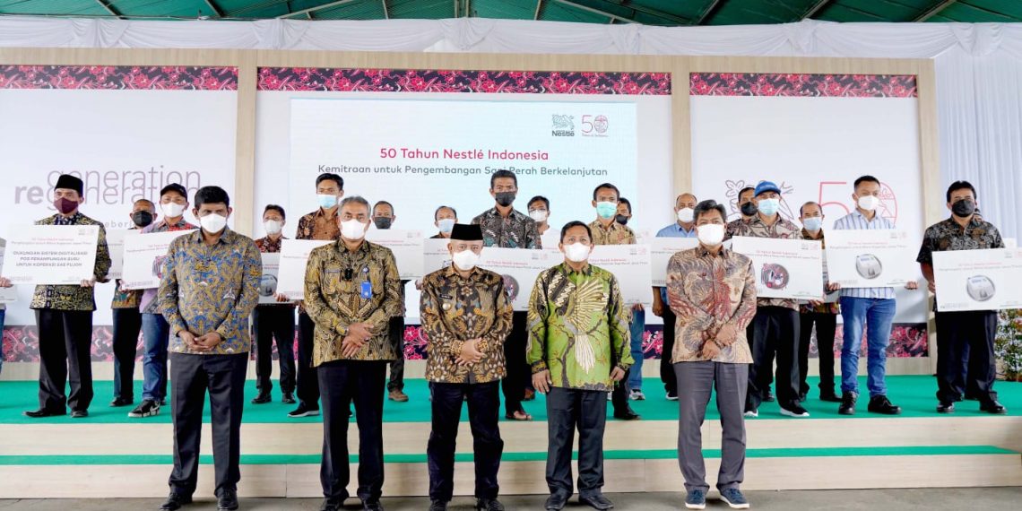 Nestlé Perkuat Kemitraan untuk Peternakan Sapi Perah Berkelanjutan