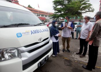 Mandiri Inhealth Serahkan CSR Satu Unit Ambulance kepada RS Pelni