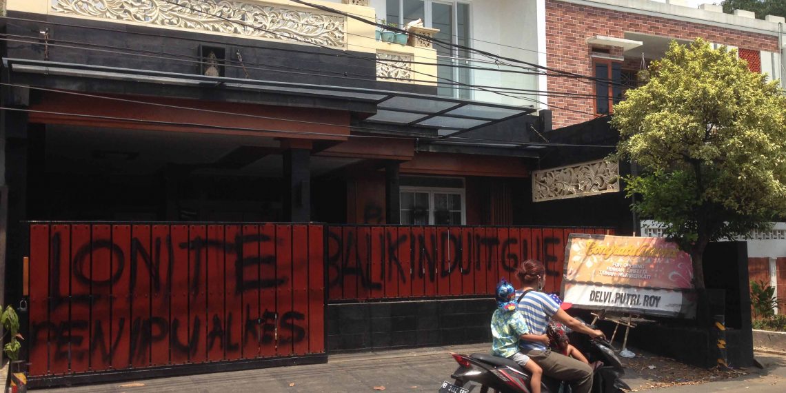 Rumah Pelaku Penipuan Investasi Bodong Alat Kesehatan Jadi Sasaran Vandalisme di Pamulang