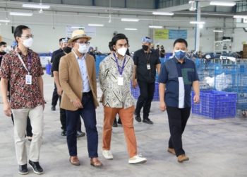 Kunjungan Ridwan Kamil ke Gudang Lazada Tandai Dimulainya Gerakan AKAR Digital Indonesia