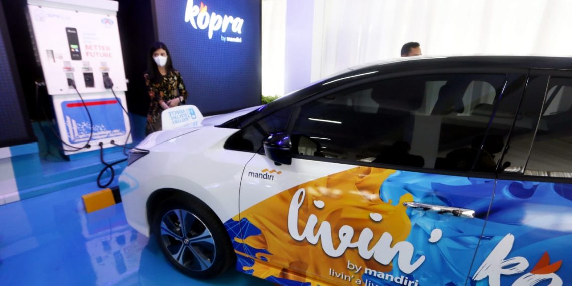 Pengoperasian SPKLU di Plaza Mandiri