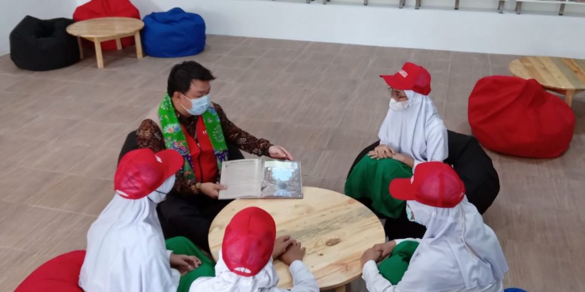 Lotte Shopping Avenue Resmikan  Renovasi Perpustakaan Sekolah di Tengah Pandemi