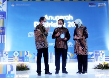 BNI Terima Anugerah Mitra Kemdikbud Ristek