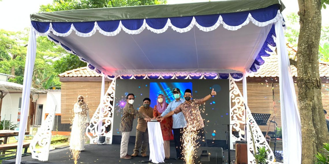 Santriwati Menjadi Penggerak Ekonomi Digital dari Desa