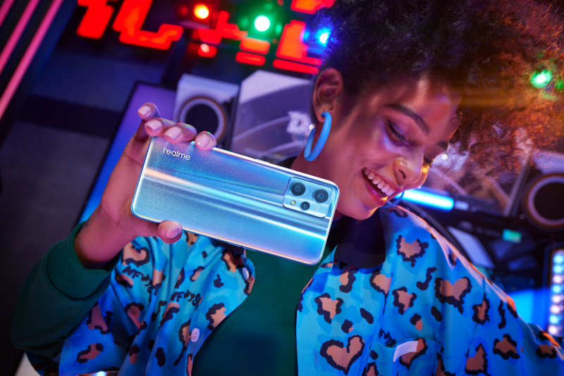 Realme Luncurkan Smartphone Canggih Harga Terjangkau