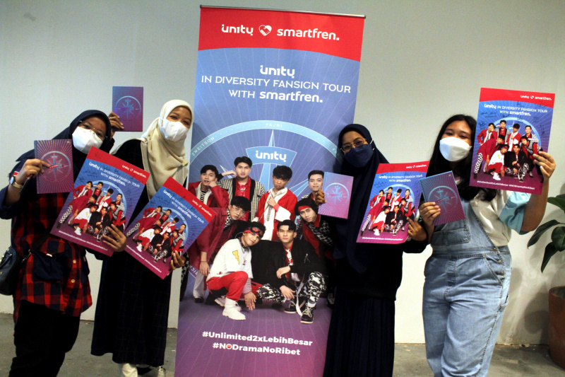 Smartfren Ajak UN1TY Sapa Pelanggan di 15 Kota