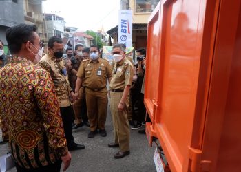 Demi Kebersihan, BTN Sumbangkan Mobil Sampah ke Parepare