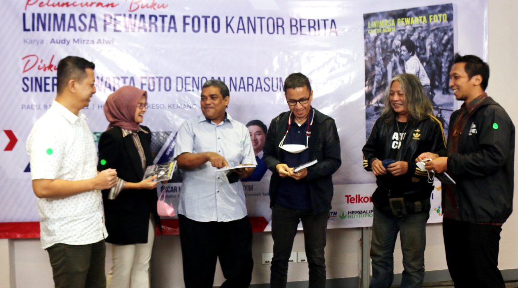 Peluncuran Buku Linimasa Pewarta Foto