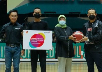 Perkuat Komitmen Pemberdayaan Olahraga Indonesia, Indosat Ooredoo Hutchison dan IBL Luncurkan Program Pelatihan Talenta Basket ke Sekolah di Lima Kota