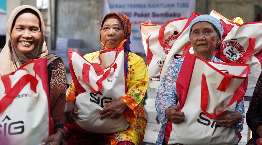 SIG Salurkan 33.000 Paket Sembako