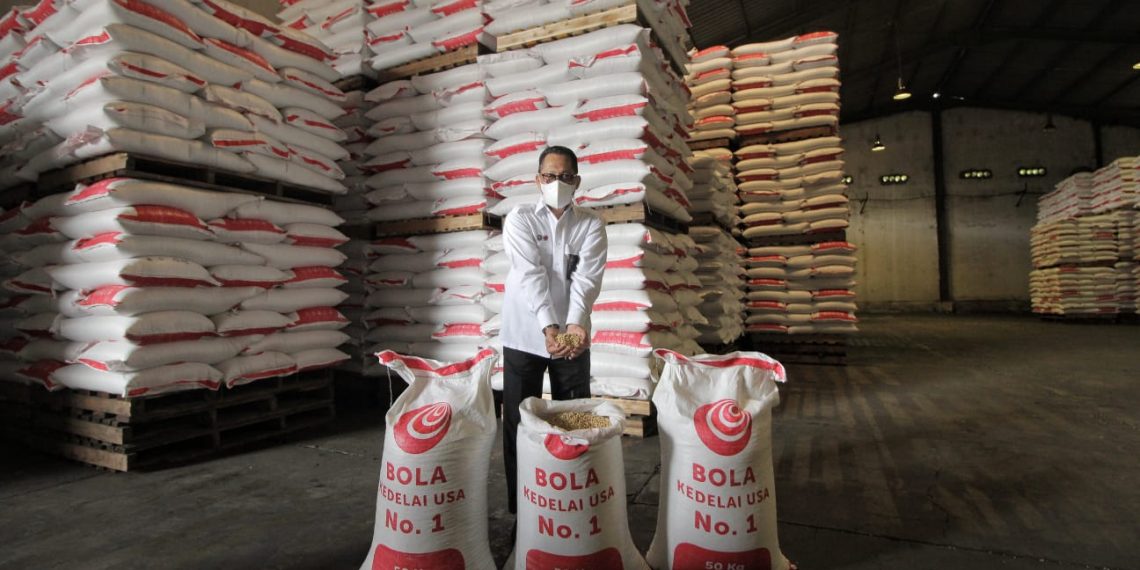 Bulog Salurkan Kedelai Pada Harga Lebih Rendah Untuk Pengrajin Tahu Tempe