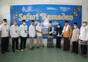 Jamkrindo Bagikan Sembako dan Santunan di Medan