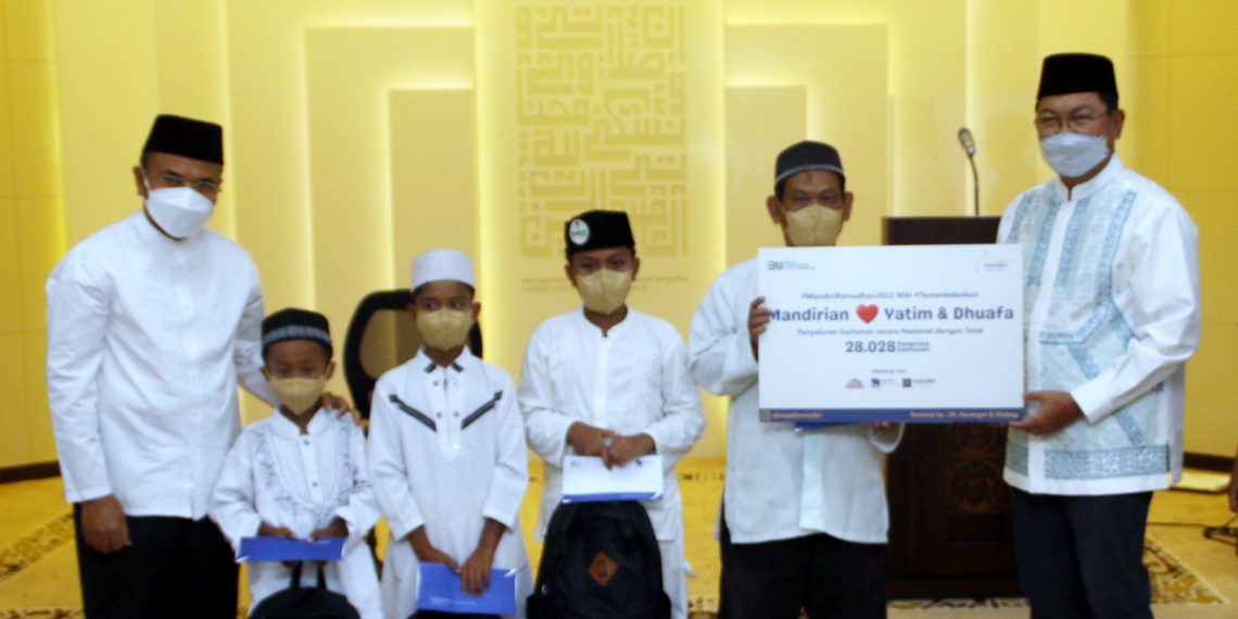 Mandiri Berbagi dengan Anak Yatim/Piatu