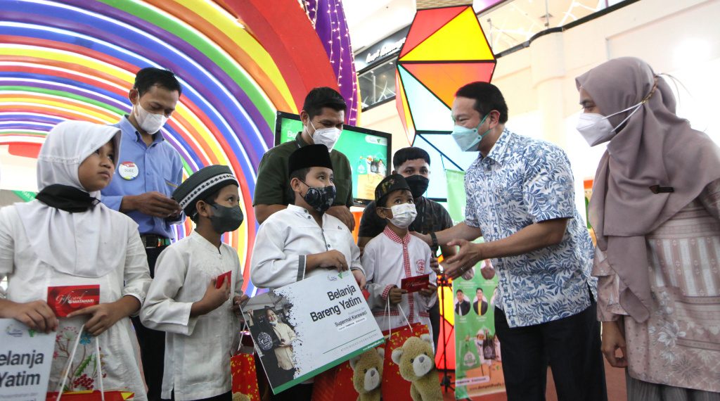Supermall Karawaci Berbagi bersama Anak Yatim