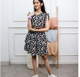 Hadijah Shahab Beri Inspirasi Pilihan Baju Lebaran Bersama Justice