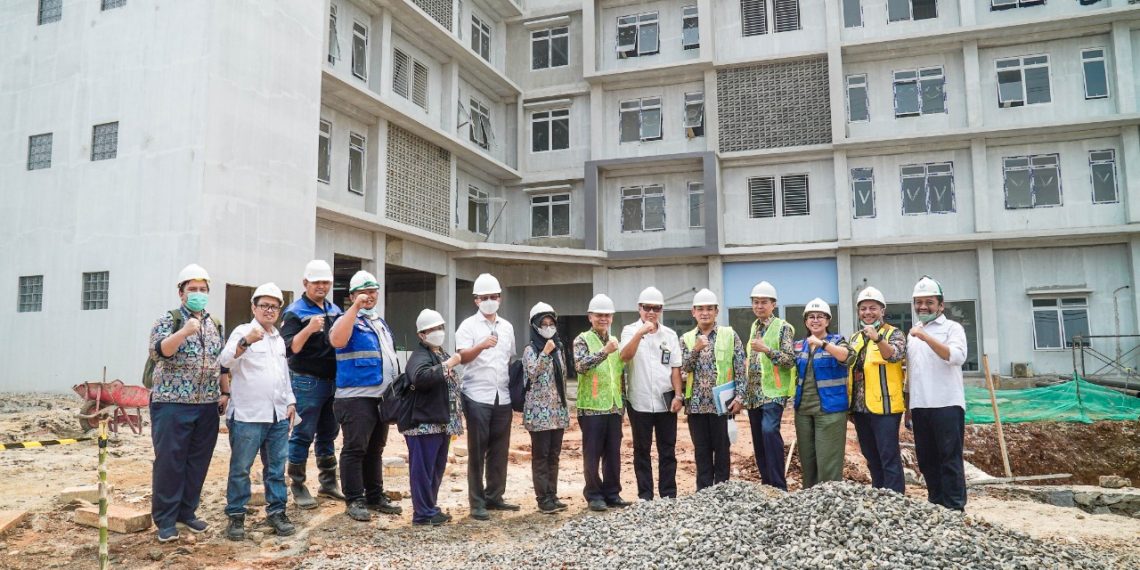 Tim Khusus PSN Kementerian PUPR Tinjau Pembangunan Rusun MA dan Kemensos