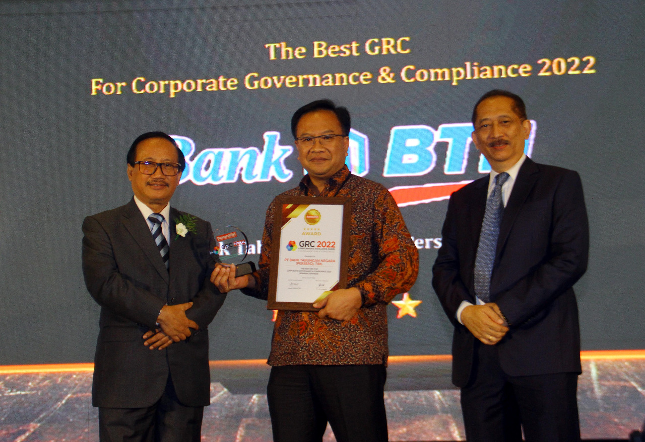 BTN Raih The Best GRC For Corporate Governance Award 2022 - Cobisnis