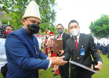 Semarak HUT ke 77 Kemerdekaan RI, Direksi BTN Berbaju Adat