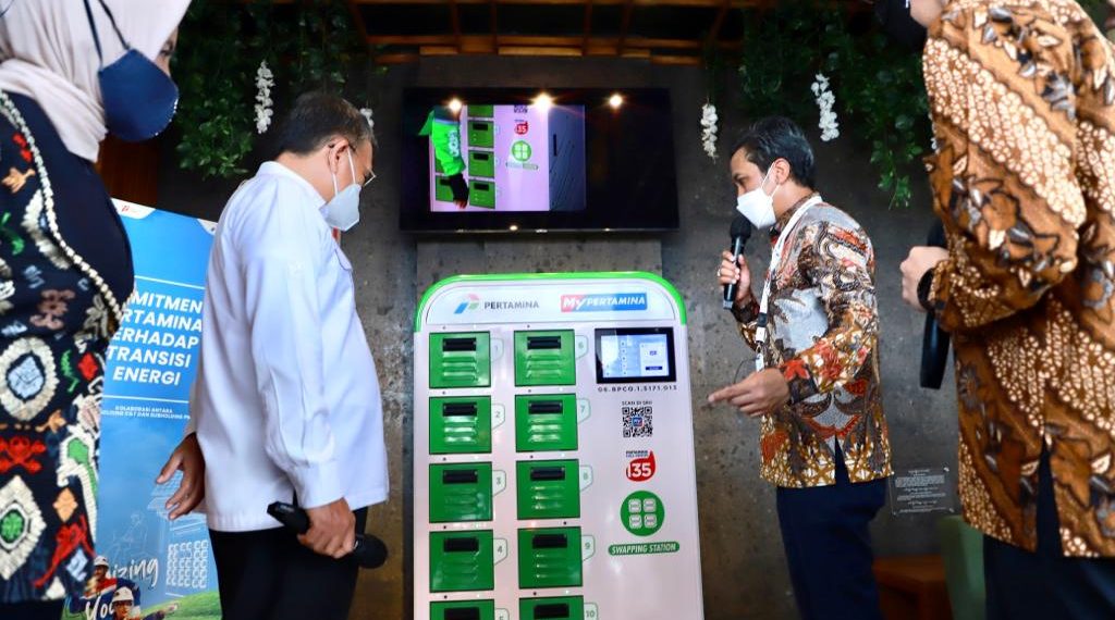 Jelang G20, Menteri ESDM Tinjau Green Energy Station Pertamina di Bali