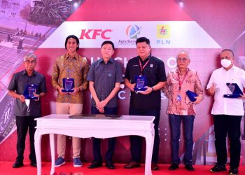 Bertenaga Surya, Kini Gerai KFC Sediakan Fasilitas Stasiun Pengisian Kendaraan Listrik Umum (SPKLU)