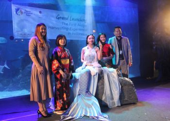 Perdana di Indonesia, JAQS berkolaborasi dengan LE.ONE Mengajak JAQSplorer Rasakan Pengalaman mengambil mutiara dari cangkang Kerang Akoya