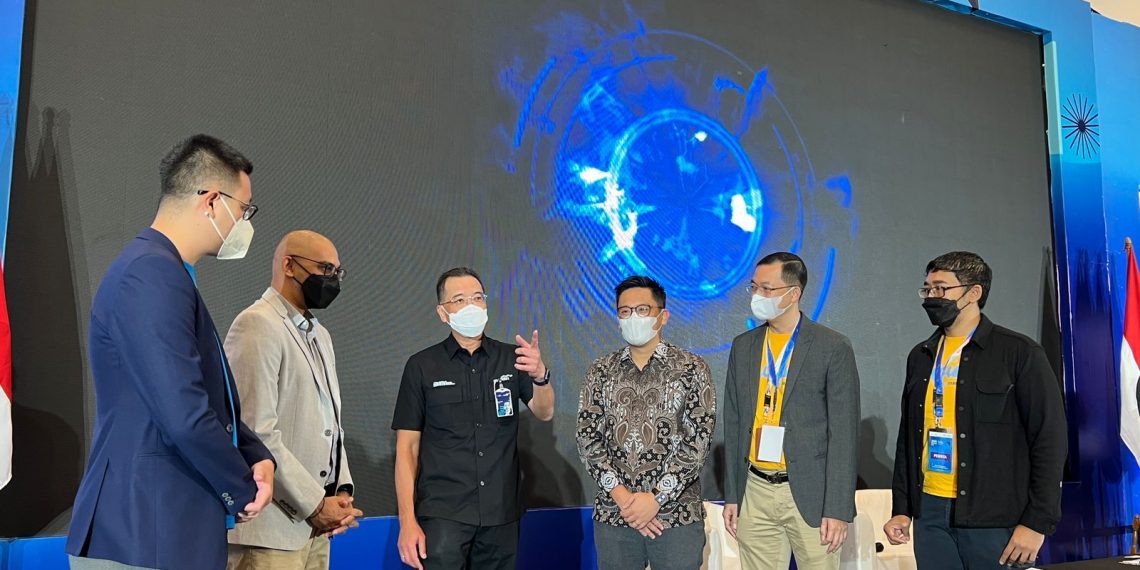 Dukung Perluasan Ekosistem Digital, Bank Mandiri dan MCI Teken Kerjasama Dengan Qoala, Ayoconnect dan ICON+